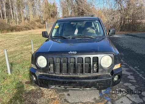 2010 Jeep Patriot Sport z USA, uszkodzony, nr VIN 1J4NT2GB1AD544947